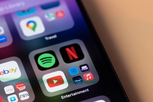 Cómo solicitar todos los datos que Netflix, Spotify y otras apps tienen sobre ti