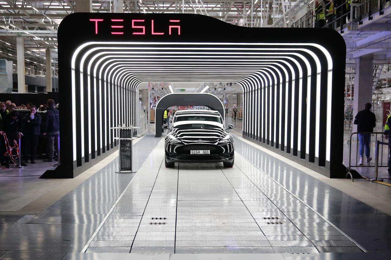 Las acciones de Tesla suben después de que los datos de entrega superaran con creces las expectativas