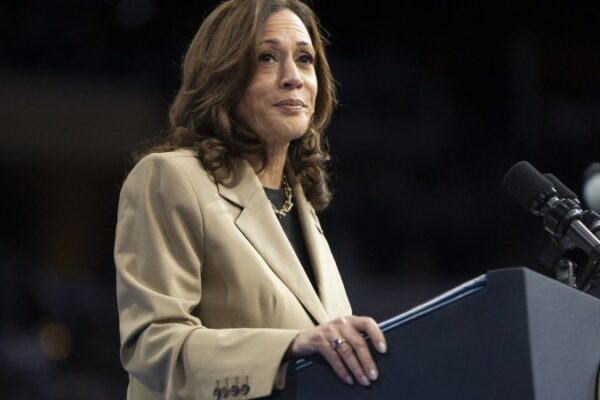 Kamala Harris quiere prohibir el aumento abusivo de precios. ¿Qué quiere decir esto?