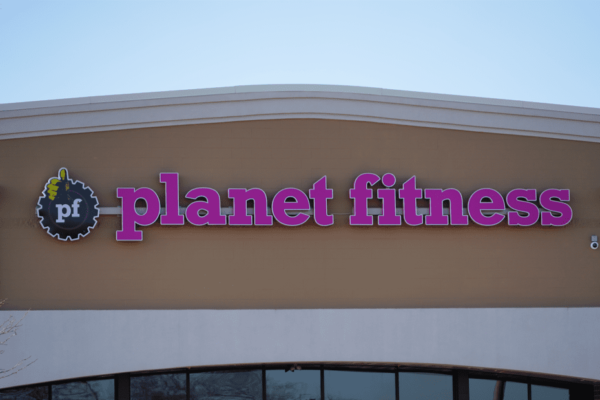 Yahoo amplía su alcance comercial a través de la asociación Planet Fitness y nuevas contrataciones