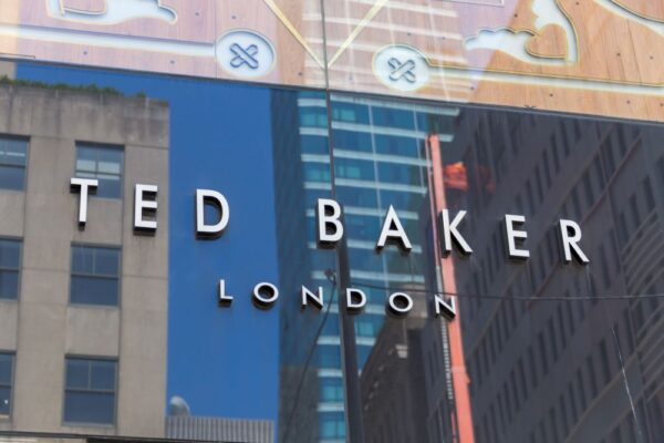 Ted Baker lucha por cerrar las tiendas restantes en el Reino Unido