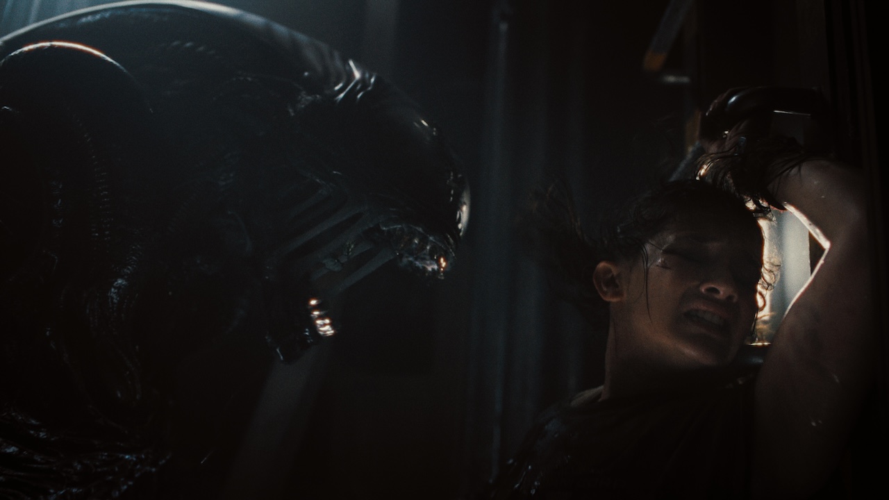 Alien: Romulus hace que el ciclo de vida de los xenomorfos sea aún más aterrador con una nueva etapa y metáfora