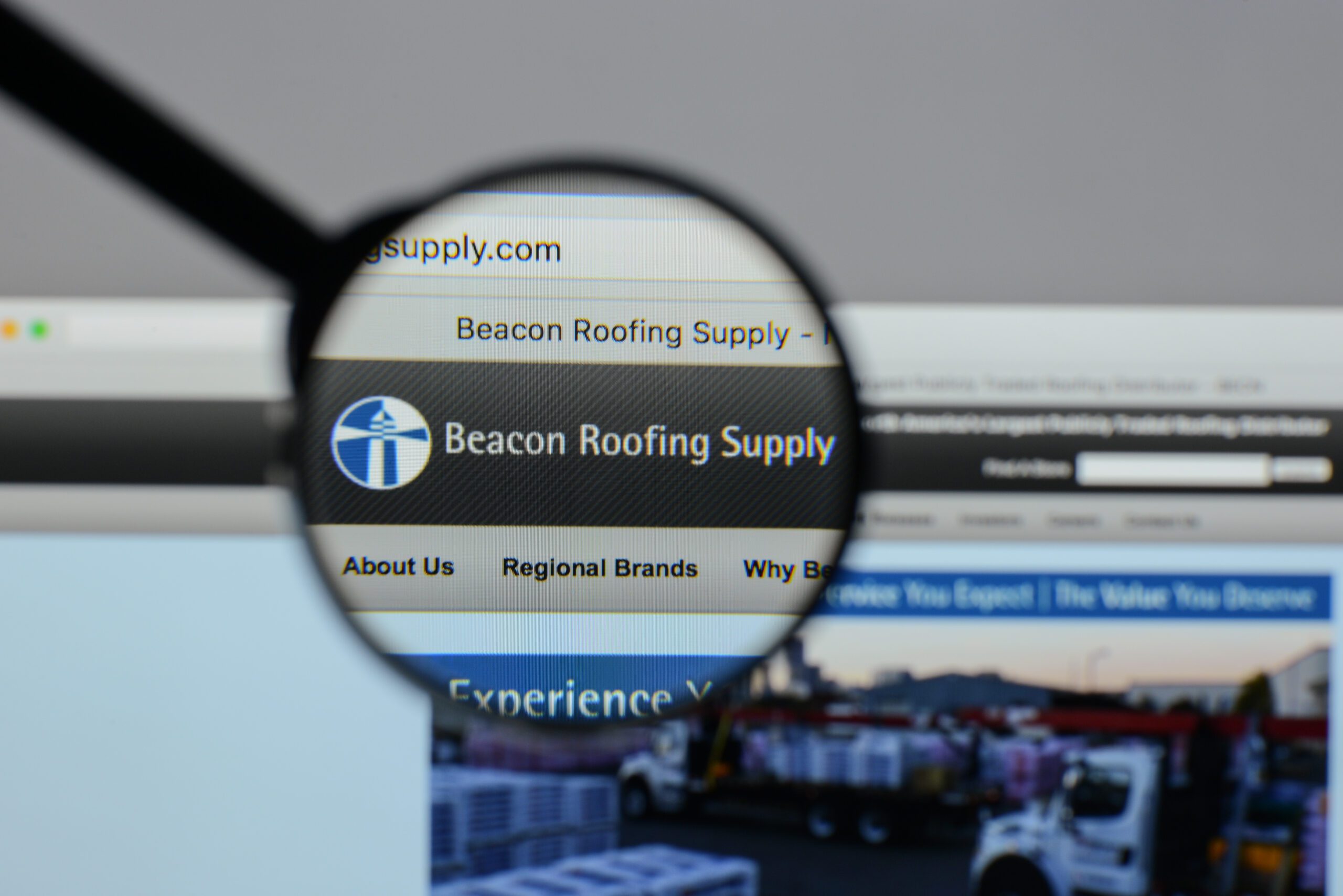 Beacon Roofing aumenta las ventas de comercio electrónico en el segundo trimestre