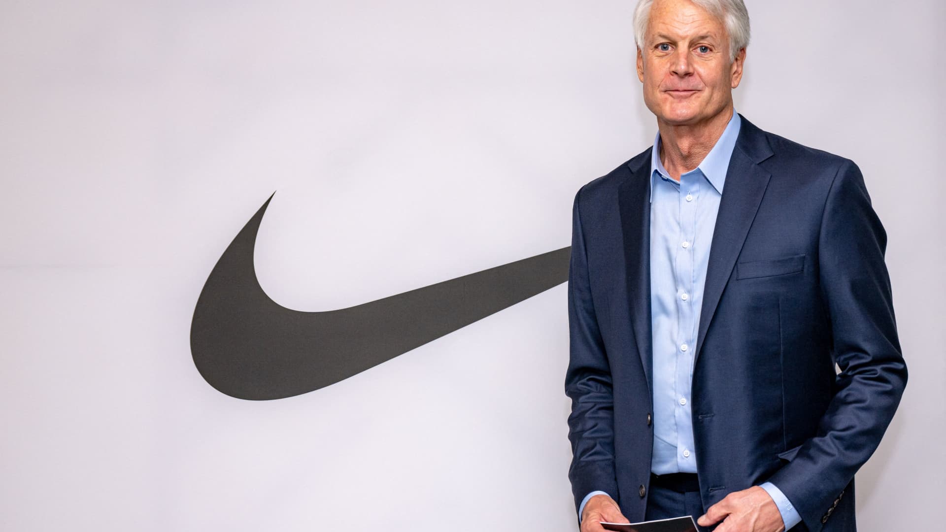 El CEO de Nike, John Donahoe, dimite y es reemplazado por Elliott Hill