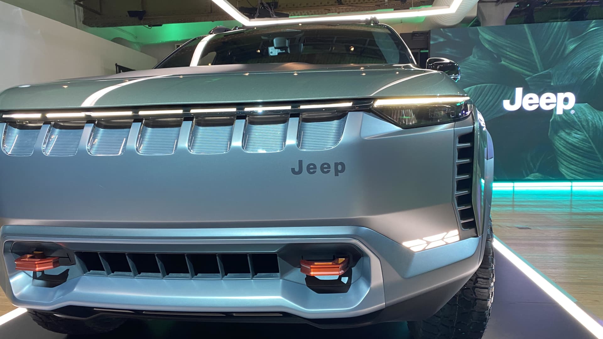 El CEO de Jeep implementa un plan de recuperación después de una caída significativa en las ventas