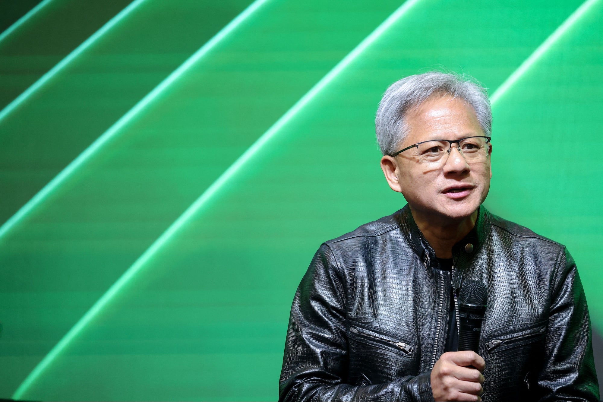 El director ejecutivo de Nvidia, Jensen Huang, perdió 10.000 millones de dólares en un día