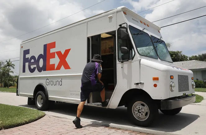 Los transportistas confiados de FedEx aceptarán tarifas navideñas más altas