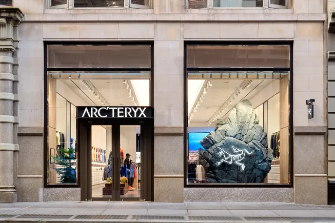 Arc'teryx abre su buque insignia más grande hasta la fecha