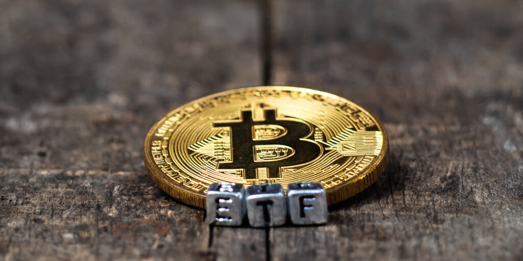 Los ETF de Bitcoin suman 250 millones de dólares para aumentar antes del recorte de tipos esperado