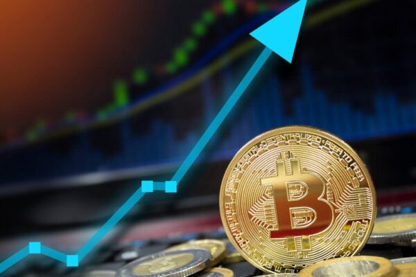 "Uptober" comienza temprano a medida que el aumento de los precios de Bitcoin explota las posiciones cortas