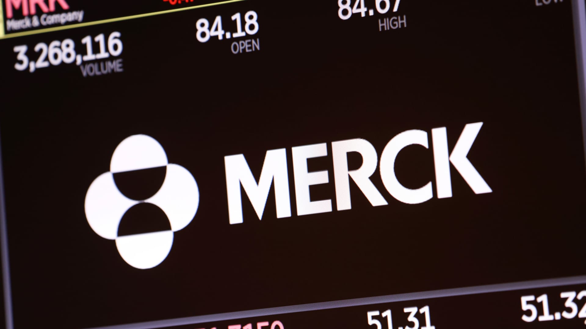 Merck dice que el tratamiento experimental contra el VRS protegió a los bebés en el ensayo