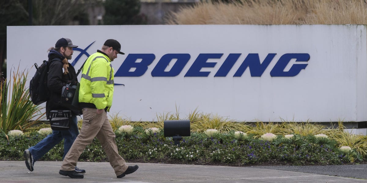 Boeing recortará el 10% de los empleos y retrasará el plan 777X para sofocar las pérdidas por huelga