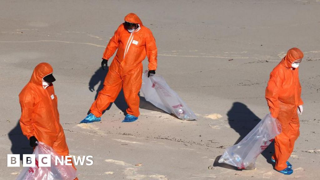 Sydney reabre playas después del susto por bolas de alquitrán