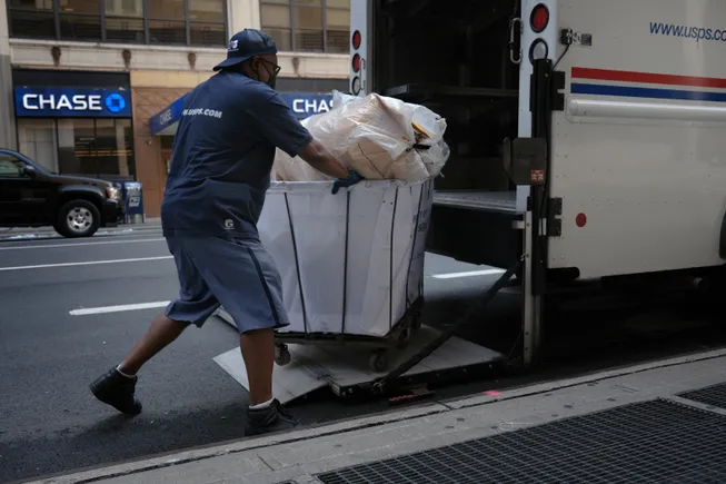 USPS busca acabar con las etiquetas de envío dobles