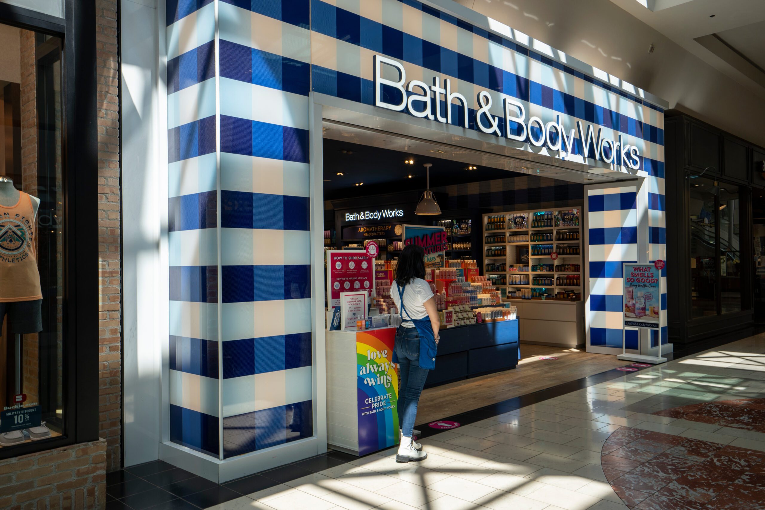 Bath & Body Works renuncia a su cargo de presidente minorista