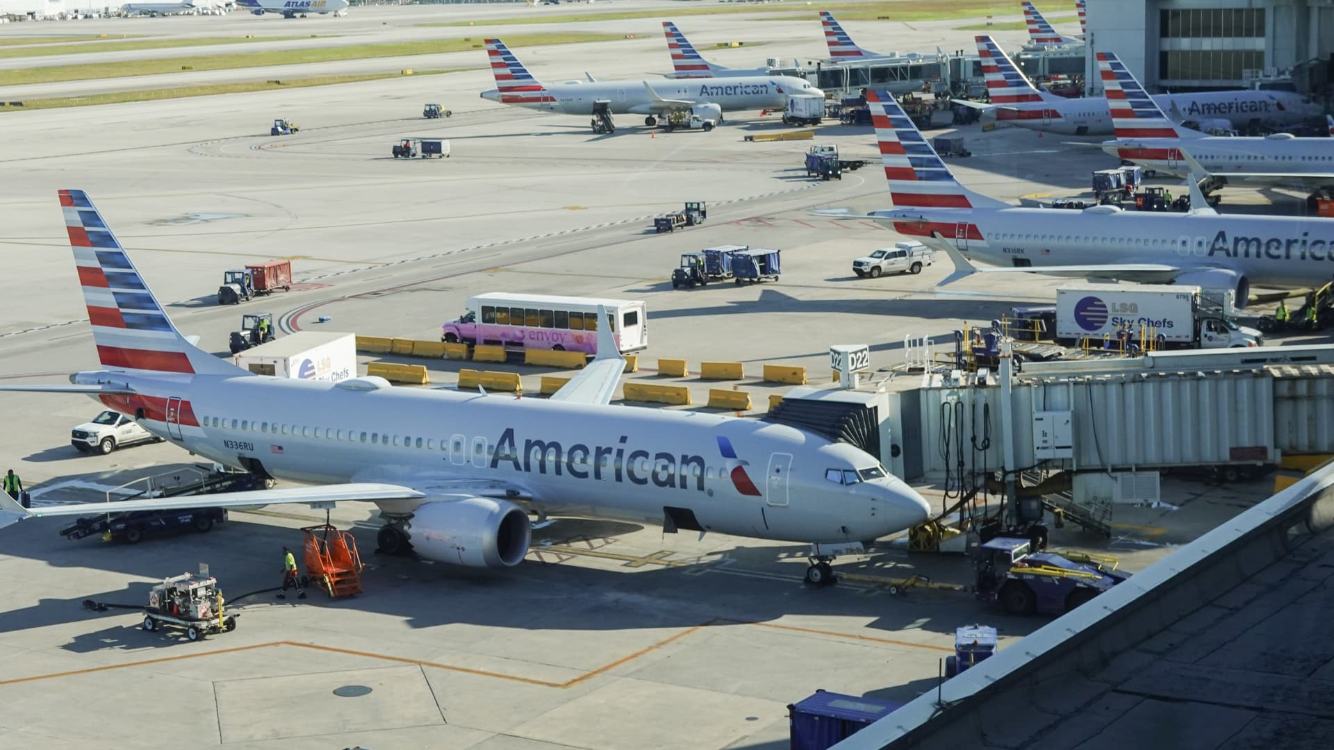 American Airlines suspende temporalmente vuelos por problema técnico