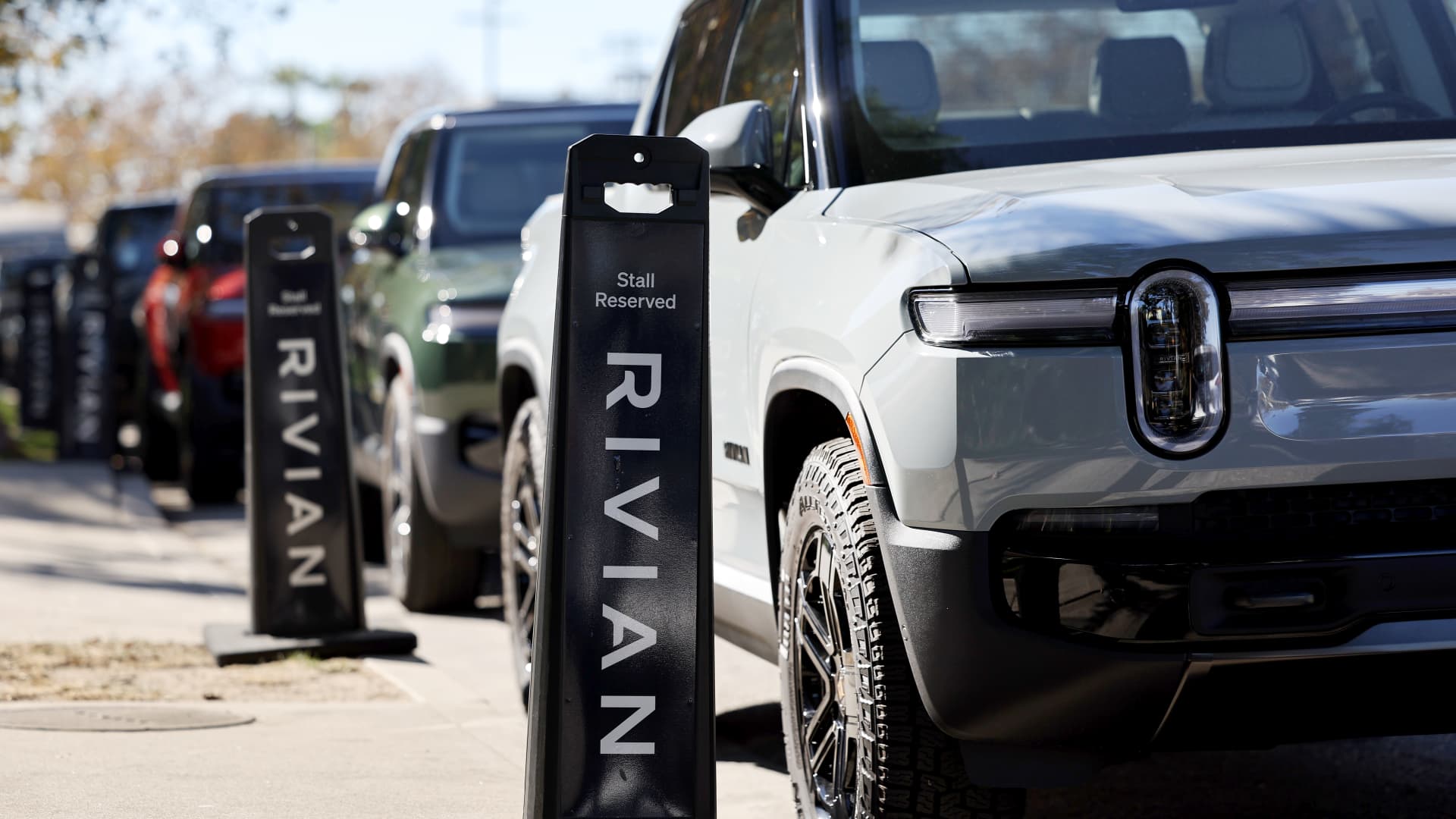 Rivian tiene su mejor día desde la producción de 2024, informe de entregas