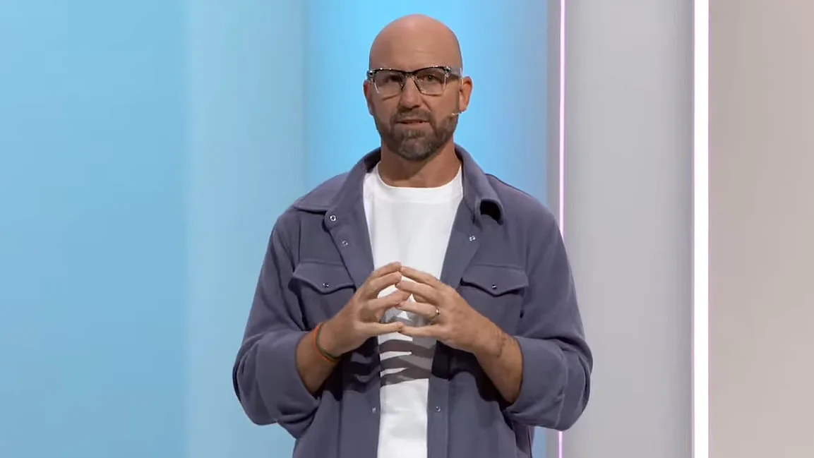 Meta planea "comenzar media docena de otros" dispositivos portátiles